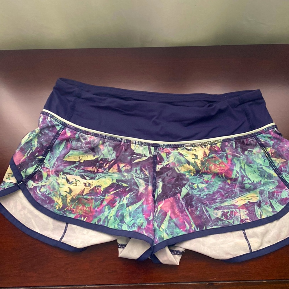 Lululemon Speed Up Short,  2.5 in inseam, size 4, Women’s gym shorts
